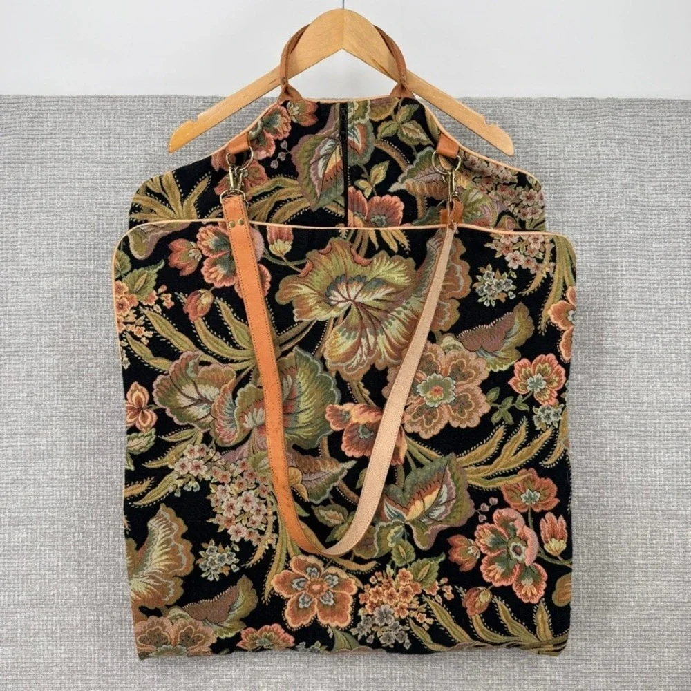 Vintage‎ Accessories Unlimited Garment Bag OS Floral Tapestry Cottage Travel